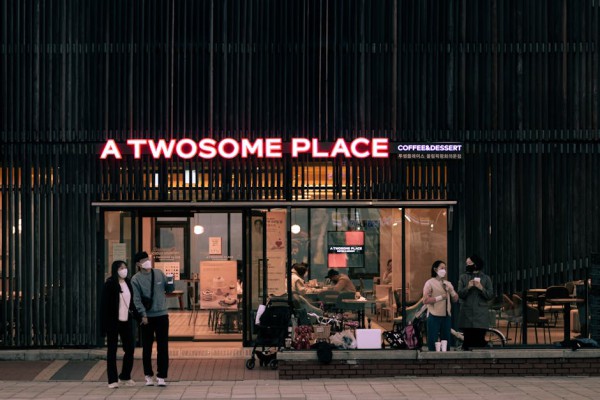 식당 문 앞에서 10분째 서성인 이유, &#039;별점&#039;이 제 입맛을 결정하게 됐거든요