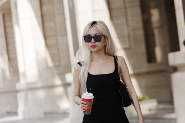 아침산책과선글라스