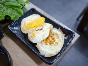 자꾸 식욕이 통제되지 않고 야식이 자동으로 손으로 향한…