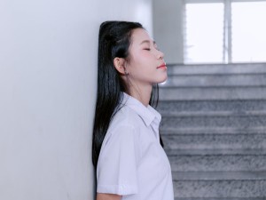 자꾸 어깨와 목이 뻣뻣하고 아픈데, 단순 근육 경직이 …
