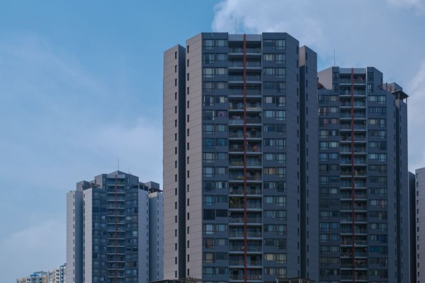 고층아파트 빈 건물들
